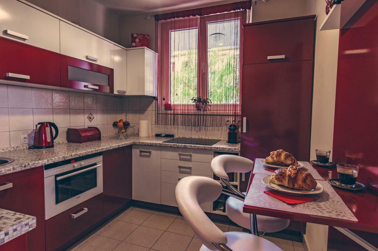 Apartment On Gellert Hill Downtown With Free Garage & Castle View Budapest Luaran gambar