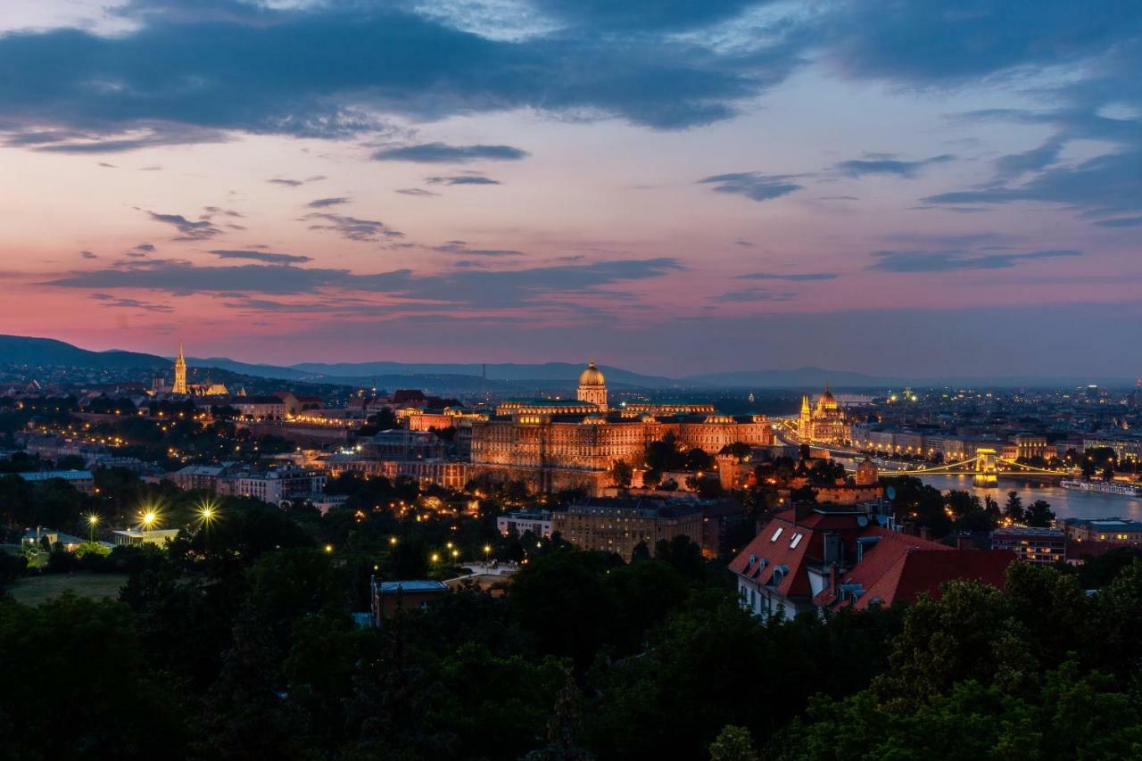 Apartment On Gellert Hill Downtown With Free Garage & Castle View Budapest Luaran gambar